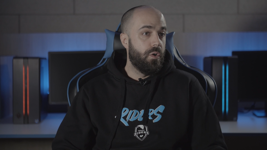 Blade Entrenador De Movistar Riders Habla Sobre El Caso Lowel