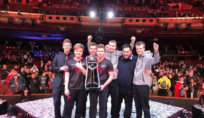 Astralis raises his second Major after defeating Na'Vi