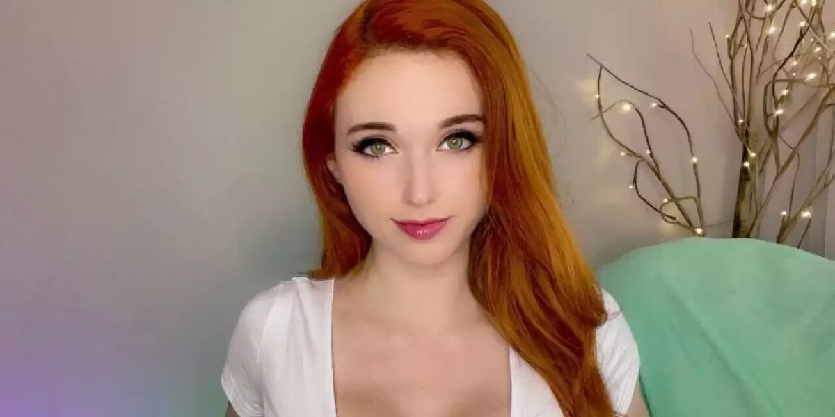 Amouranth carga contra Twitter