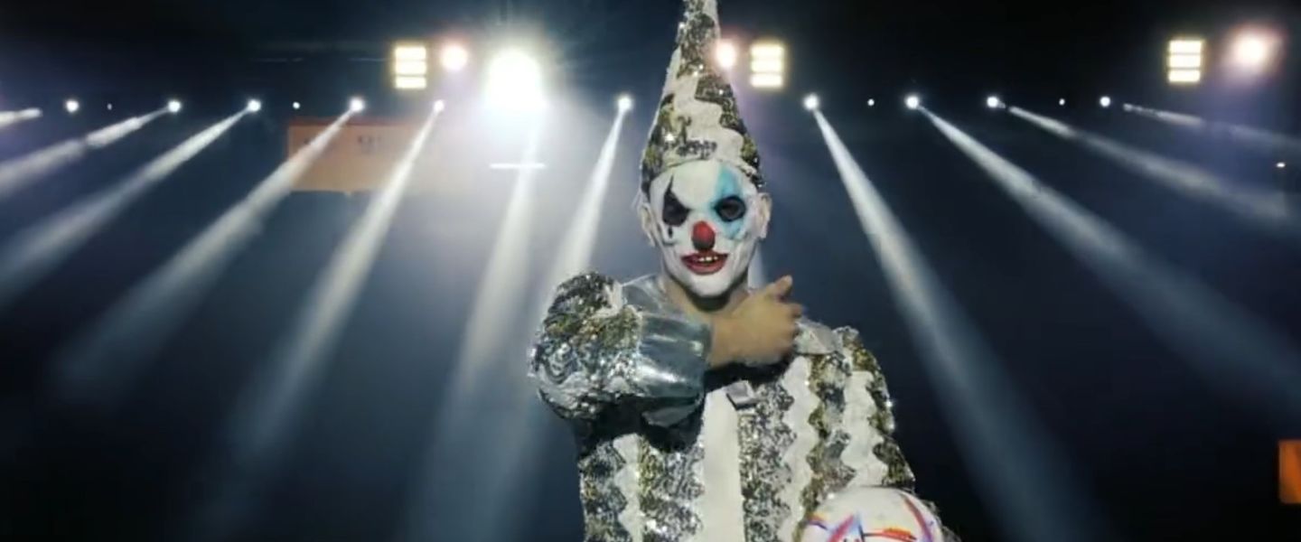 Sigue el circo de la Kings League: el Kun presenta al Joker como jugador 12
