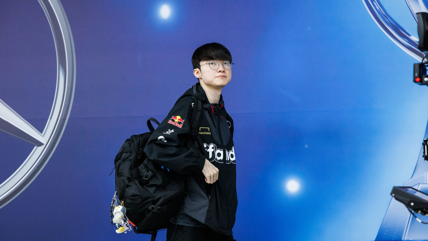 Faker y su salario con T1 tras renovar: 7 millones de dólares - Movistar  eSports