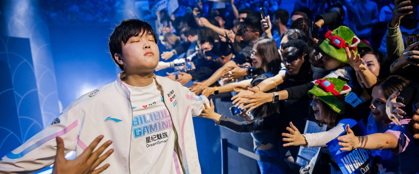 Bilibili Gaming se pasea contra el campeón de la LCK y se clasifica a semifinales